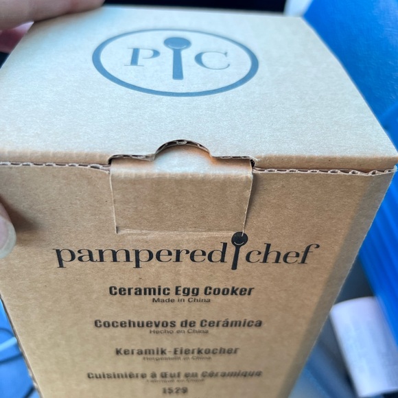 NEW In Box Pampered chef's Ceramic EGG COOKER - Picture 2 of 4